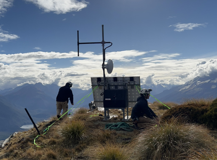 Summit Radio Image